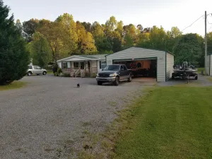 Image of LureMeInn fishing & fowl vacation home with 2 boat garage. Ph  2564993665