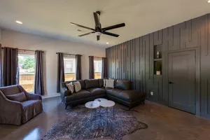 Image of Johnny on Maple.....Luxury with Relaxing Vibes