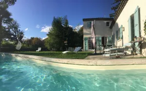 Image of Charming villa, exceptional view over the rooftops of Manosque, heated swimming pool
