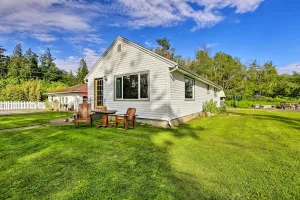Image of Cozy Home w\/Yard -6 Miles to Dwtn Bellingham!