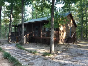 Image of Folk Cabin! Secluded Modern 2 BR\/2 Full Bath Cabin just behind Ozark Folk Center
