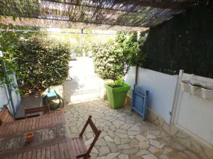 Image of T2 duplex in secure residence, private parking, swimming pool, air conditioning, internet