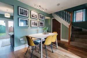 Image of Modern Spacious Family Home. Short walk to City Centre