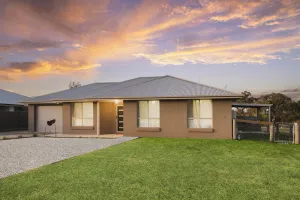 Image of Mudgee Explorer Villa.\nOwned by Mudgee Wine Explorer Tours