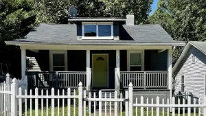 Image of NC STATE, Cameron Village-Wake Med-dogs ok-fenced