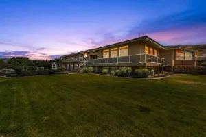 Image of Wenatchee Mansion. 6500 sqft, pool, hot tub, 7 BR, theater, billiards and more!