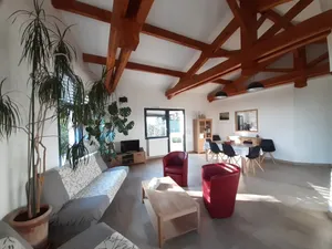 Image of Contemporary house of 150 m² on Enclosed grounds with trees 7 beds + 4
