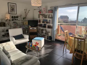 Image of Beautiful renovated apartment (65m²) with sea view.
