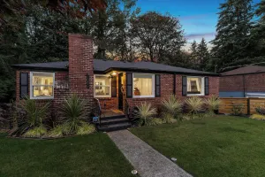 Image of 5BR Peaceful Getaway | Firepit • Pets, Lg Families & Kids OK