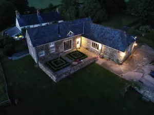 Image of Grade II Listed Stone Barn within Dartmoor