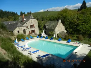 Image of At the foot of the Aubrac, Estaing\/ Entraygues
