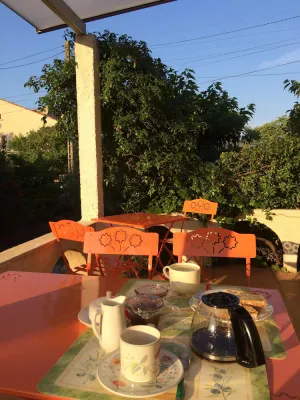 Image of Small house, air conditioning and shaded garden, in a quiet area near the beach