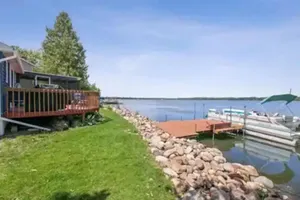 Image of Ivy Cottage - Serene Lake Cabin Near Minneapolis with FREE SUPs,Canoe & Maui Mat