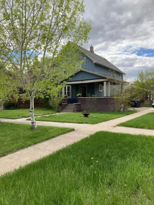 Image of 1928 Historic Spacious Victorian Home (Entire House)