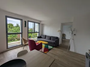 Image of La campagne à Paris : Bright new apartment in a green setting