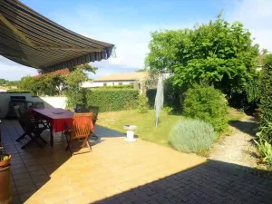 Image of Royan - BUNGALOW with enclosed garden - RESIDENTIAL AREA