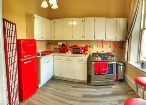Image of 2nd Story Historic Downtown 2BR with Modern Amenities