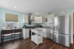 Image of Comfortable and fully loaded apartment walking distance to Old Town.