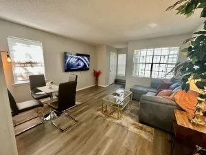 Image of Modern Comfort 2 BR Midtown 2mins to Overton Park