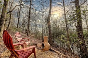 Image of Cozy cabin with a view 1 mile from downtown Clayton