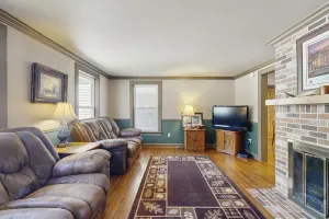 Image of Lakefront house on 73 acres with water views, jetted tub, pool table & bars