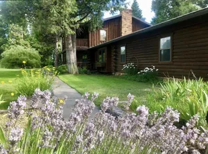 Image of Headwaters Lodge of Mount Shasta