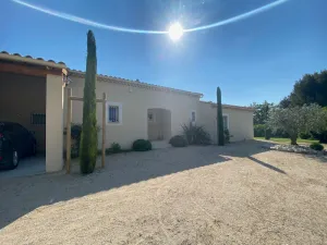 Image of Modern house in a quiet area near Mont Ventoux