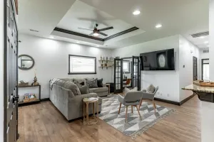 Image of ✸ Luxurious, Modern 3 BR only 1.8mi from Etown Sports Park ✸
