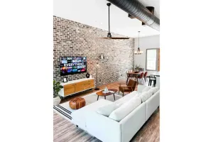 Image of 2 bedroom 2 bath Modern Luxury Townhome near Marshwalk
