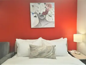Image of Modern Luxury Oasis Near San Francisco\/Oakland