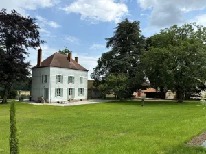 Image of Maison Bourgeoise de Charme avec Spa, Parc et Activités - FR-1-489-541