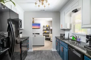 Image of Bright, colorful home near Market & HPU