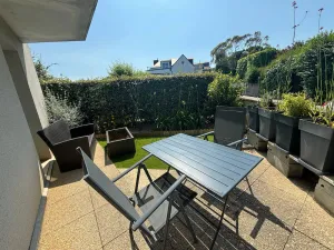 Image of Cozy Ground-Floor Apartment with Double Terrace, Near Beach & Shops, 1 Bedroom Sleeps 2