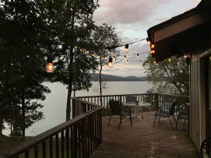 Image of Spectacular Lake Views, Bright & Cozy Interior, Great Fishing