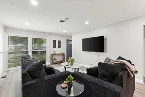Image of Modern 3BR Home w\/ Huge Backyard | LCP Collection
