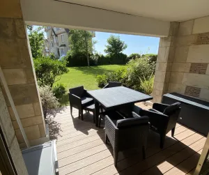 Image of Very nice apartment with sunny terrace in ground garden. Private parking.