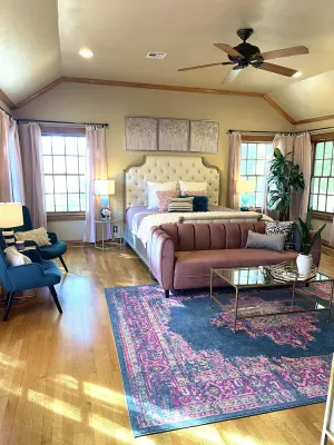 Image of Charming, spacious 4Bed\/3bath; 5 min walk to OU stadium\/.....STADIUM view!!