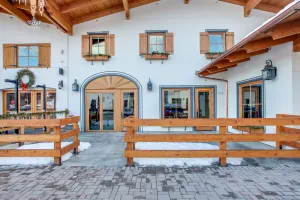 Image of Valhalla-One Bed Condo Suite*Downtown*Festhalle Area*Walk to Everything!