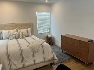 Image of Remodeled Home near Studios and Hollywood!