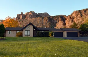Image of Views+, Spacious Home, Hot Tub, Ski\/Hike\/Golf, base of the CO Nat'l Monument!
