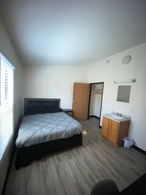 Image of Workforce Lodge, quiet location,  High- Speed WiFi via Fiber Optic Cable -100 Mp