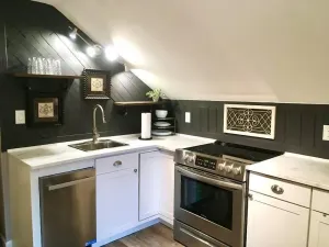 Image of Comfortable apartment, Near to Aviation Museum -Spruce Goose