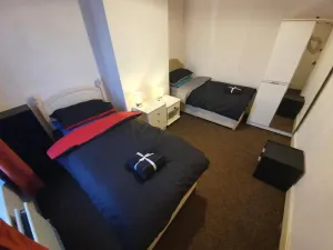 Image of Sherwood Terrace 3 Bedroom 1 Double Bed 4 Single Beds Entire Property Contractors Welcome