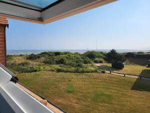 Image of Duplex en front de mer avec balcon à Merville-Franceville-Plage - FR-1-465-99