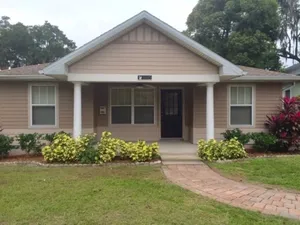 Image of Charming Bungalow in Historic Downtown Lakeland