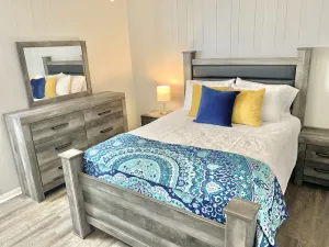 Image of Renovated 2BR By MSU, Downtown & Restaurants