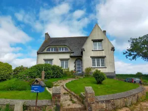 Image of Large neo-Breton house to discover