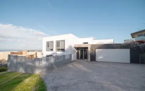Image of Spectacular Holiday Living