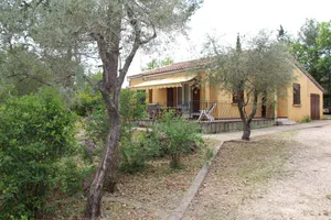 Image of Renovated single-storey villa in quiet residential area