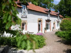 Image of Charming Farmhouse Retreat: Cozy Interiors, Private Garden, Fireplace, WiFi